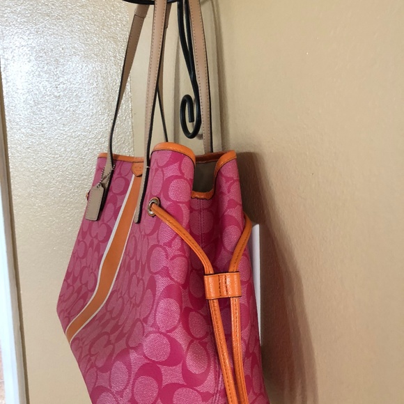 Coach - Picture 3 of 4